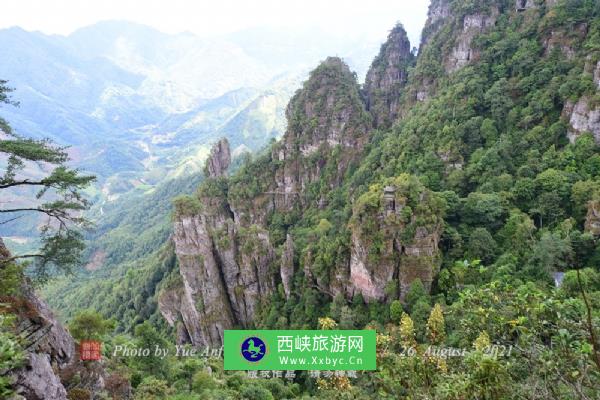 金秀莲花山