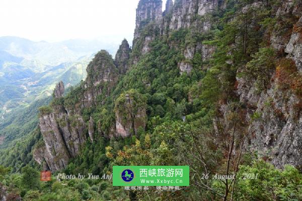 金秀莲花山