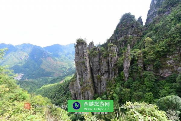 金秀莲花山