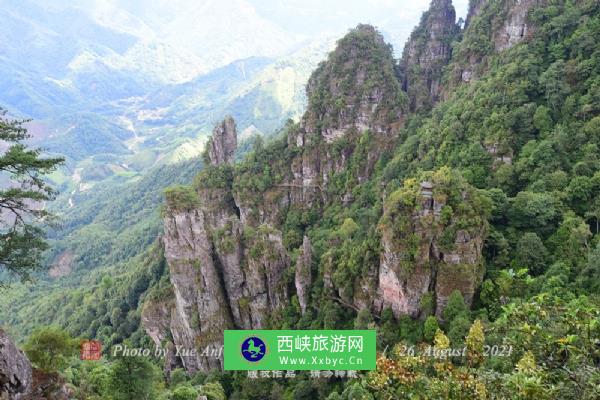 金秀莲花山