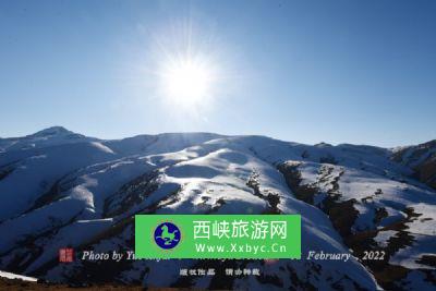 年钦夏格日山